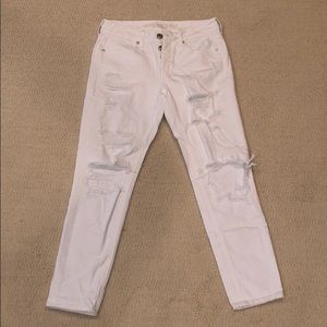 American Eagle Ripped Tomgirl Jeans